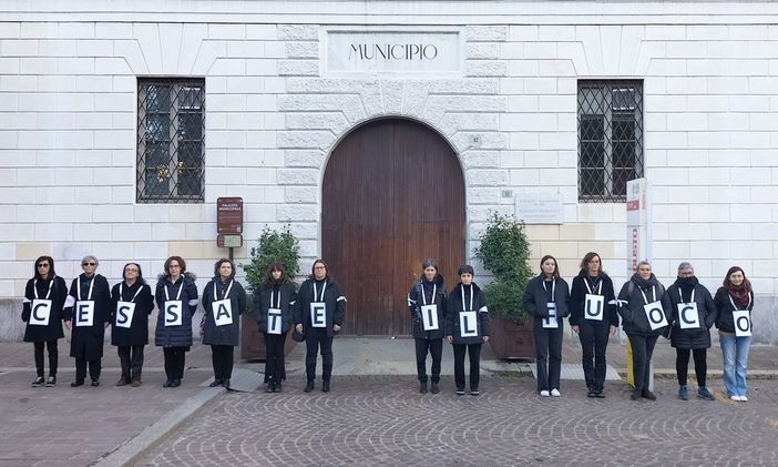 Donne in cammino per la pace anche a Busto: «Cessate il fuoco» Donne in cammino per la pace anche a Busto: «Cessate il fuoco»