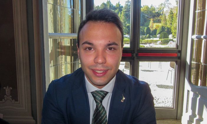 Varese, via Carcano. Angei: «Solo traffico e zero parcheggi per i residenti» Varese, via Carcano. Angei: «Solo traffico e zero parcheggi per i residenti»