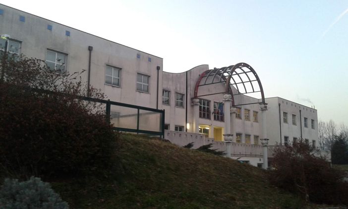 Scuole chiuse per decreto? I genitori della primaria Manzoni di Sumirago non ci stanno