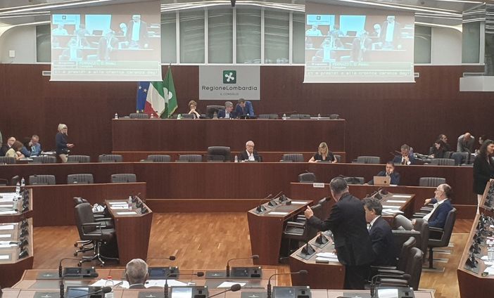 Carenza di farmaci all’Asst Sette Laghi, Bertolaso: «Entro luglio il problema dovrebbe essere risolto»