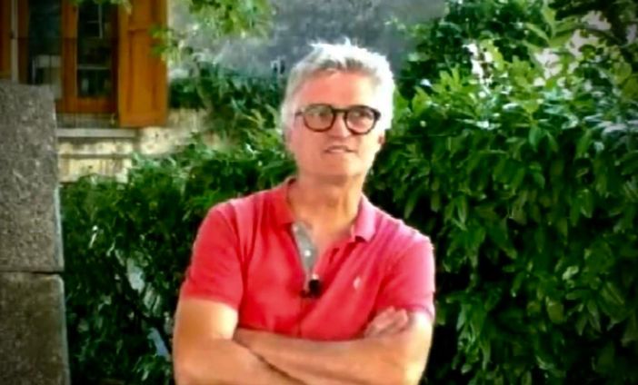 L'uomo di paese che ama Travedona Monate L'uomo di paese che ama Travedona Monate