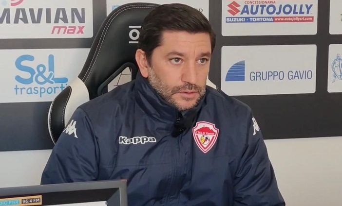 L'allenatore del Varese Floris ha chiesto scusa ai tifosi dopo il ko con il Derthona L'allenatore del Varese Floris ha chiesto scusa ai tifosi dopo il ko con il Derthona