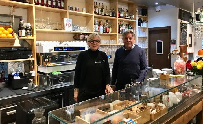 Cristina ed Enrico, coniugi proprietari del Regondell Bistrot dal dicembre 2016 Cristina ed Enrico, coniugi proprietari del Regondell Bistrot dal dicembre 2016