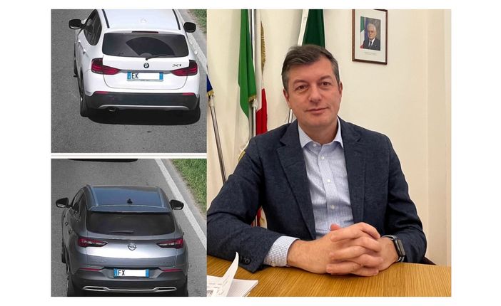 Le foto delle auto pubblicate e a lato il sindaco Pietro Zappamiglio