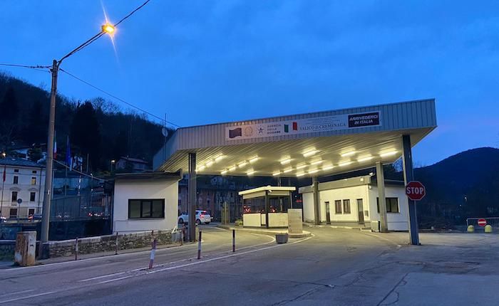 Lavena Ponte Tresa: «Situazione al confine sempre più tesa, aiutate le nostre attività»