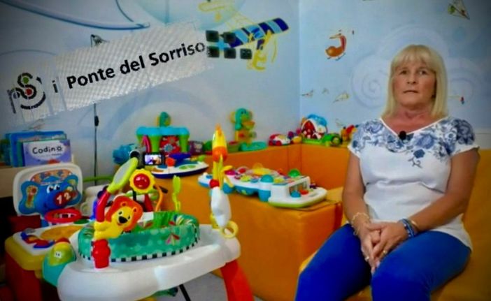 VIDEO. “Eravamo cinque amiche a casa mia…”: così iniziò una bellissima storia chiamata Ponte del Sorriso