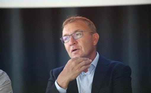 La richiesta del consigliere Pellicini: «Il consiglio comunale di Luino si occupi dei gravi problemi dell'istituto Luini»