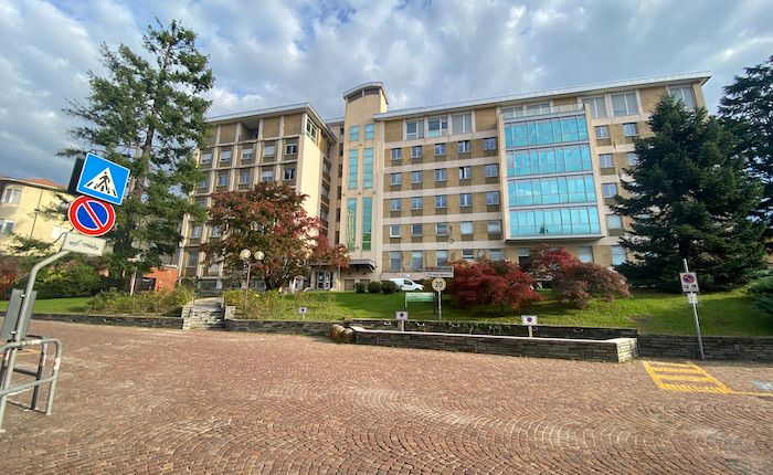 Finiti i lavori al tetto del Padiglione Centrale di Luino. Pronti per ripartire con la ristrutturazione del quinto piano