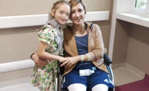 La signora Donatella con sua figlia La signora Donatella con sua figlia