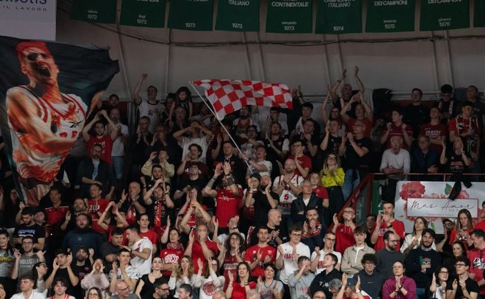 I tifosi della Openjobmetis Varese, pronti a scaldare ancora il palazzetto (foto Fabio Averna) I tifosi della Openjobmetis Varese, pronti a scaldare ancora il palazzetto (foto Fabio Averna)