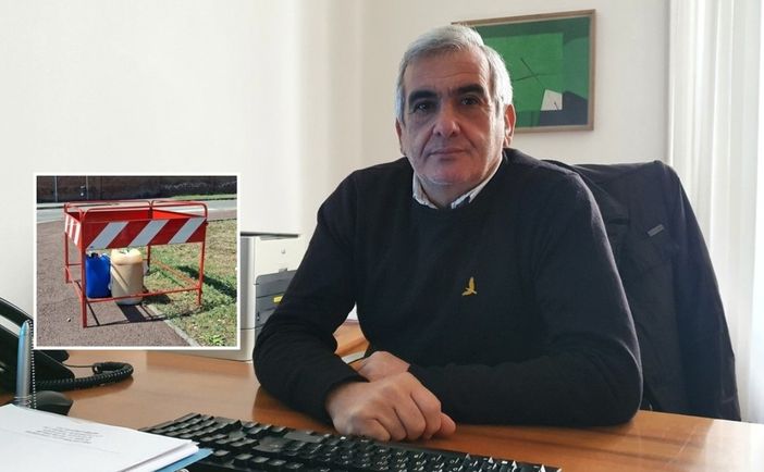 Il consigliere Tallarida, nel riquadro le taniche isolate in viale Rimembranze