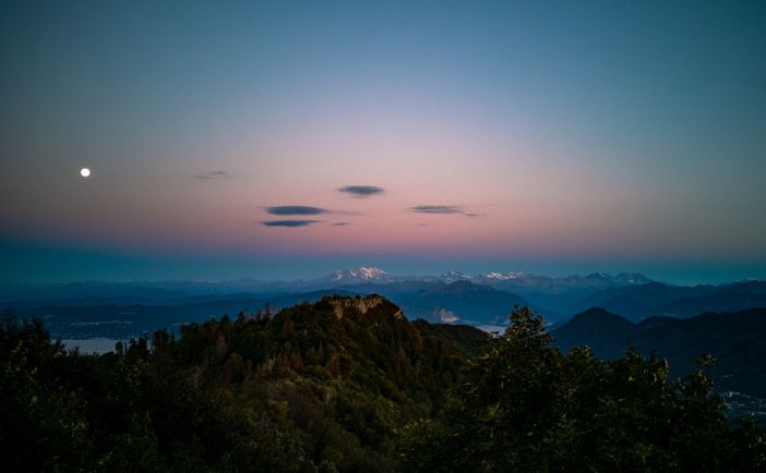 Plenilunio settembrino da Campo dei Fiori (foto Andrea Aletti - Società Astronomica Schiaparelli) Plenilunio settembrino da Campo dei Fiori (foto Andrea Aletti - Società Astronomica Schiaparelli)