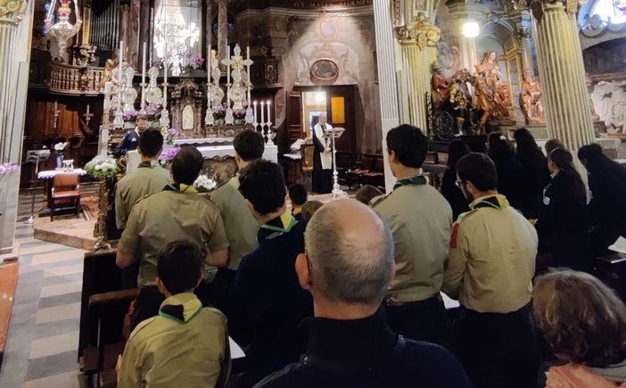 Il momento di preghiera degli Scout d'Europa di Varese al Sacro Monte