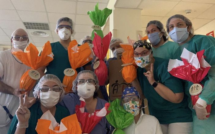 Un dono fatto di dolcezza e gratitudine dedicato agli educatori e agli operatori sanitari della Cooperativa Sociale Rembrandt al lavoro nella RSA Sant’Alessandra di Porto Valtravaglia