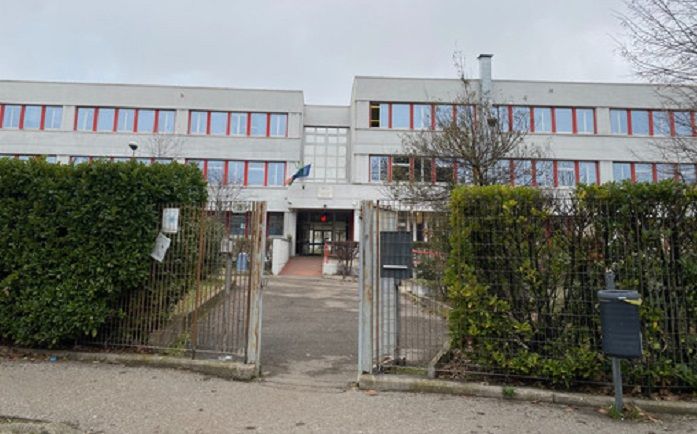 L'istituto e la poesia contro la preside L'istituto e la poesia contro la preside