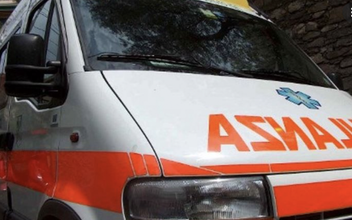 Incidente a Masnago: auto si ribalta, ventenne ferito Incidente a Masnago: auto si ribalta, ventenne ferito