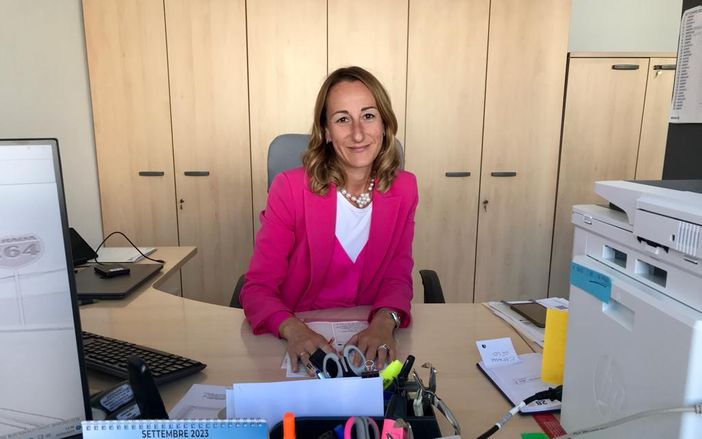 Nicoletta Ponti nella sua agenzia ad Azzate, in via Isonzo 4 Nicoletta Ponti nella sua agenzia ad Azzate, in via Isonzo 4