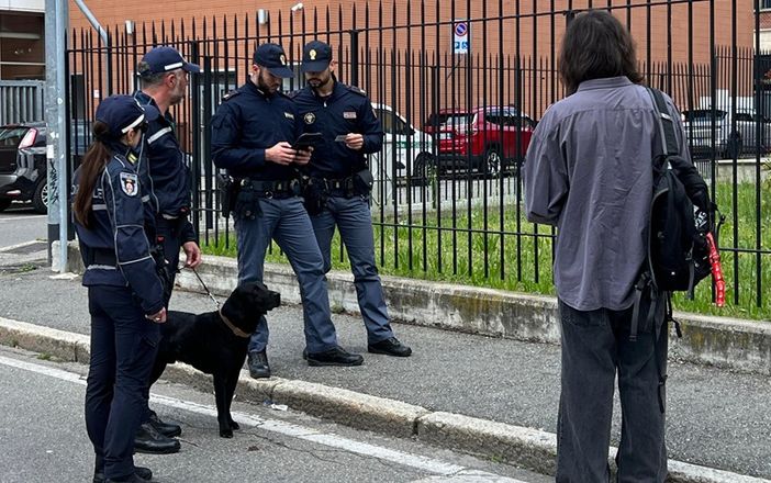 Ancora controlli anti droga nelle scuole: in azione il "cane poliziotto" Zorro