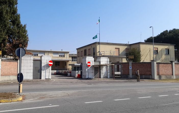 Secondo deposito dell'Aeronautica, il varco attualmente usato come uscita Secondo deposito dell'Aeronautica, il varco attualmente usato come uscita