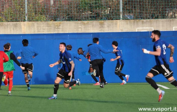 Monteiro Barbosa segna al 95': delirio nerazzurro a Pietra Ligure (foto Svsport.it) Monteiro Barbosa segna al 95': delirio nerazzurro a Pietra Ligure (foto Svsport.it)