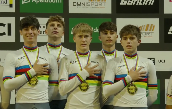 Riccardo Colombo è il primo a destra Riccardo Colombo è il primo a destra