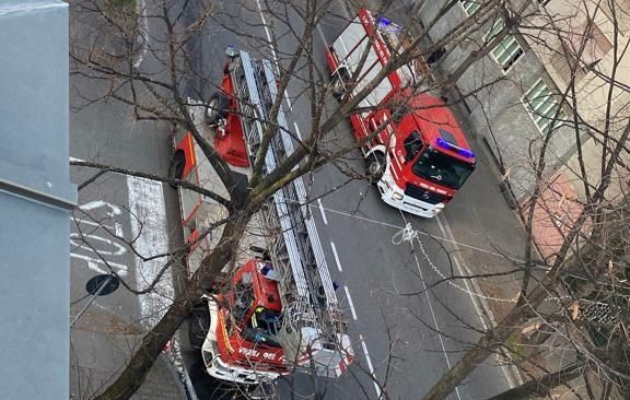 FOTO. Scontro tra un mezzo dei vigili del fuoco e un'auto: due feriti a Busto FOTO. Scontro tra un mezzo dei vigili del fuoco e un'auto: due feriti a Busto