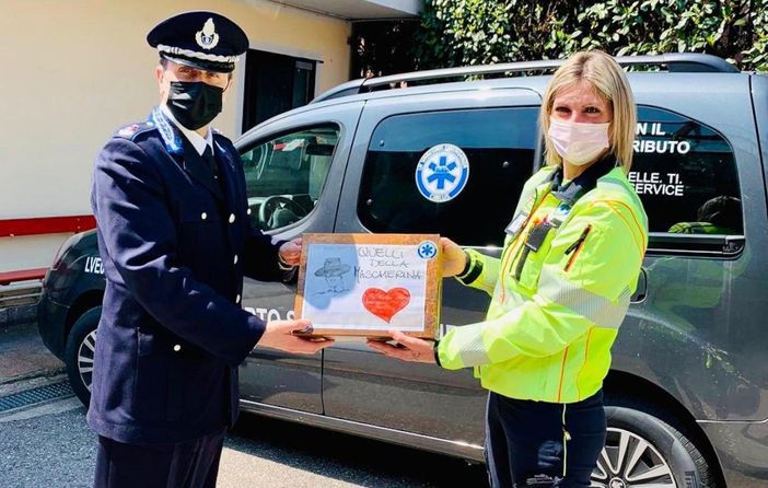 Quelli della mascherina salutano con altri due doni e tornano nell'anonimato: grazie da parte di tutti i cittadini