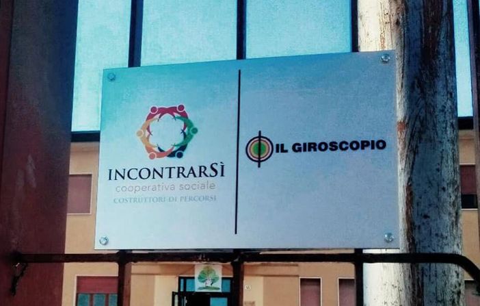 Un pullmino per “Il Giroscopio”, la comunità varesina al fianco di adolescenti e famiglie in difficoltà