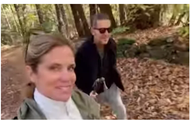 Filippa Lagerback e Daniele Bossari in un frame tratto dal video pubblicato dalla coppia su Instagram Filippa Lagerback e Daniele Bossari in un frame tratto dal video pubblicato dalla coppia su Instagram