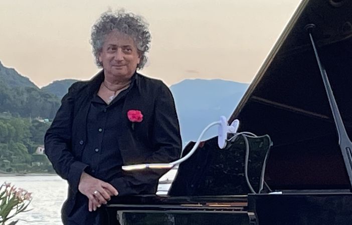Il maestro Marco Marcuzzi si esibirà il 27 luglio ad Arcumeggia Il maestro Marco Marcuzzi si esibirà il 27 luglio ad Arcumeggia