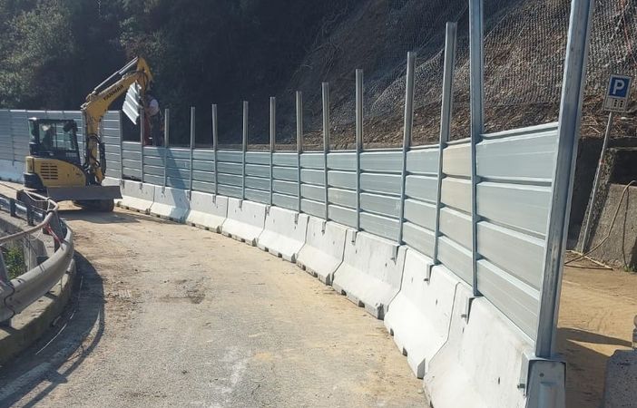 Lavori sulla provinciale a Cadegliano Viconago (foto dalla pagina Facebook Progetto Comune)