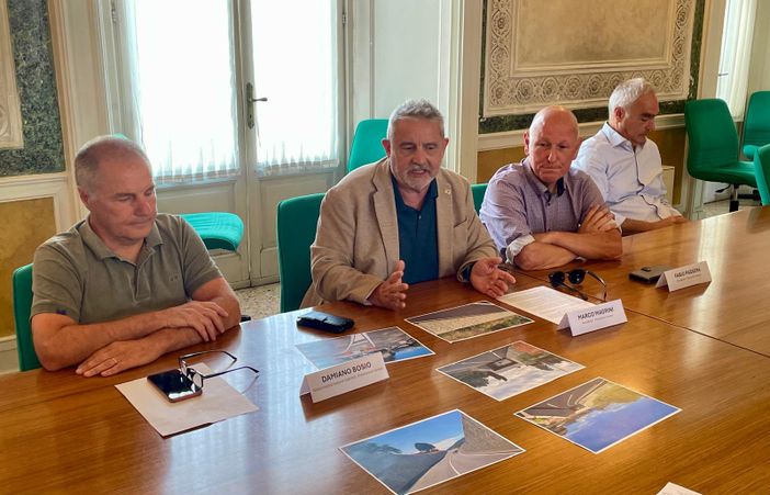 Illustrati stamattina a Villa Recalcati risultati e dettagli dei lavori sulla Provinciale 394 dir. Al centro il presidente di Provincia, Marco Magrini