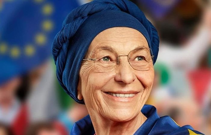 Emma Bonino - dalla sua pagina Facebook - ha 77 anni