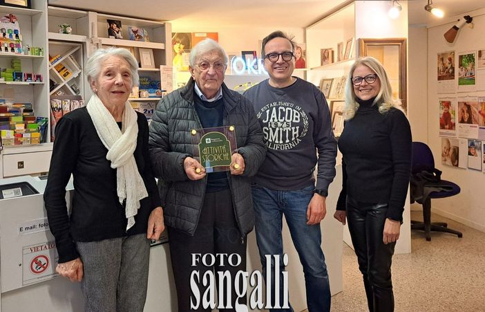 Tradizione e innovazione sono alla base dell'attività del negozio Foto Sangalli Tradizione e innovazione sono alla base dell'attività del negozio Foto Sangalli