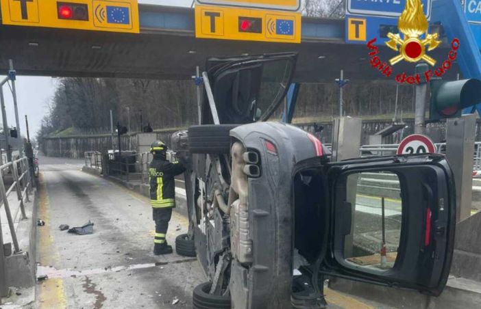 Le immagini dell'incidente al casello di Gallarate Ovest
