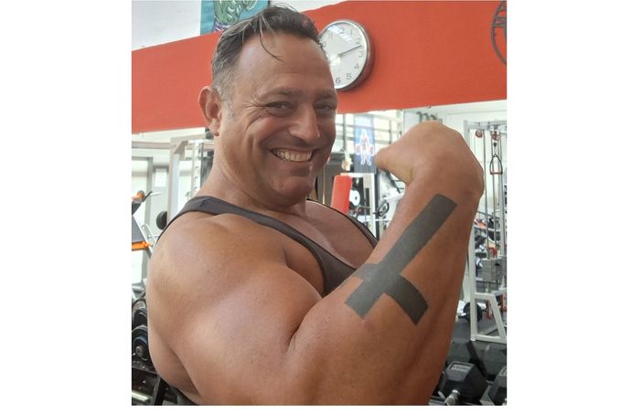 L'«uomo più forte del mondo» arriva a Malpensa: si allenerà per due sfide