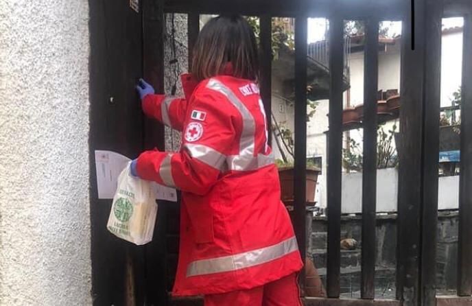 Tornano spesa e farmaci a domicilio con la Croce Rossa del Medio Verbano