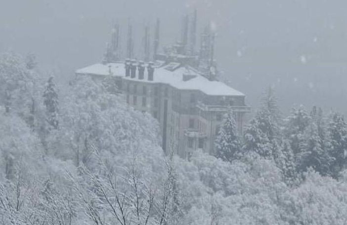FOTO. E' l'anno della neve al Campo dei Fiori. Ecco le immagini dalla vetta