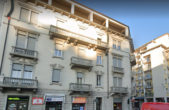 Balconi ammalorati in piazza Repubblica, ma la sostituzione divide la commissione urbanistica