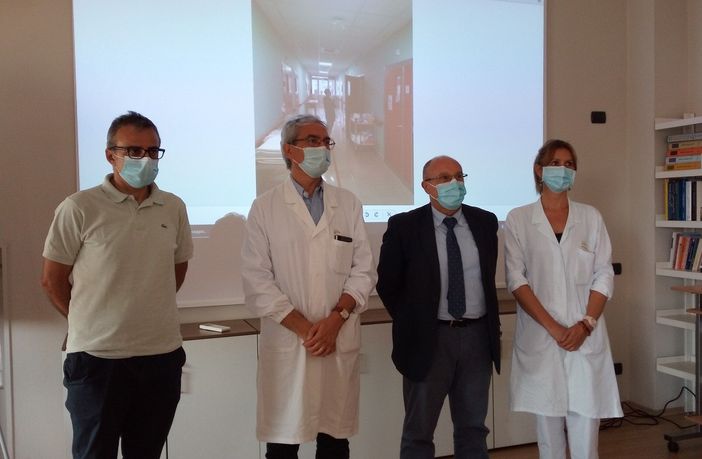 Riqualificati e potenziati i reparti di degenza del Padiglione Malattie Infettive dell'ospedale di Busto Riqualificati e potenziati i reparti di degenza del Padiglione Malattie Infettive dell'ospedale di Busto