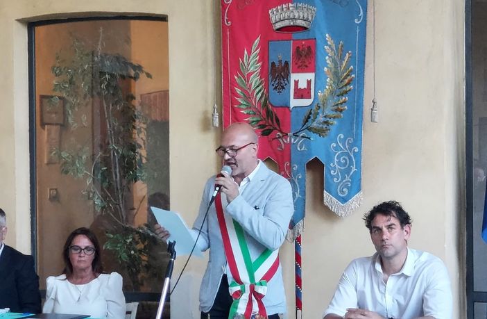 VIDEO E FOTO. Il giuramento del nuovo sindaco di Besozzo: «Vogliamo un paese dove tutti possano costruire il proprio futuro»