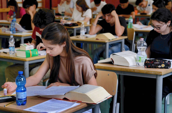 Maturità, si parte: al via oggi con la prima prova scritta di italiano Maturità, si parte: al via oggi con la prima prova scritta di italiano