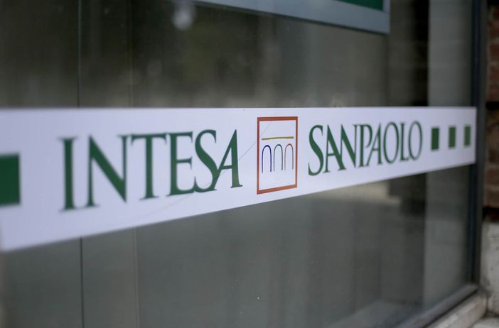 Intesa Sanpaolo: «Tutte le attività di business con Russia e Bielorussia sottoposte a processo rafforzato di monitoraggio»