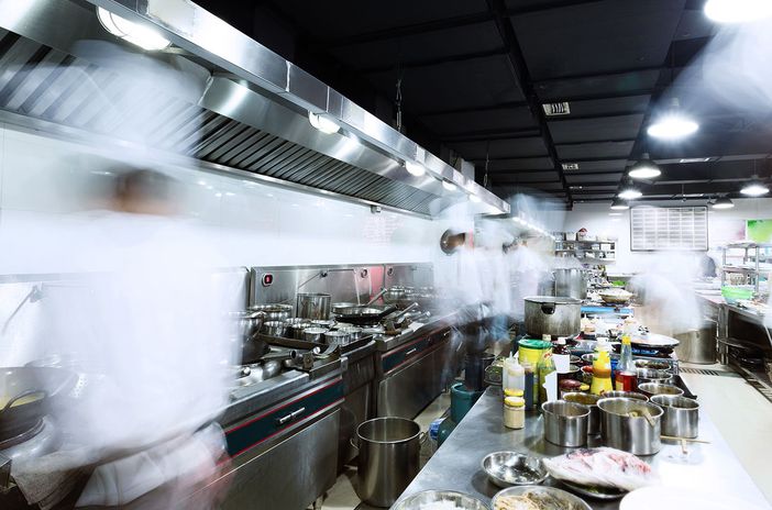 Cerchi lavoro? «Abbiamo cento opportunità» Cerchi lavoro? «Abbiamo cento opportunità»