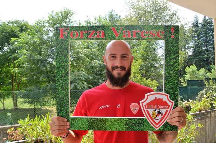 Il capitano del Varese, Francesco Viscomi (foto Ezio Macchi)