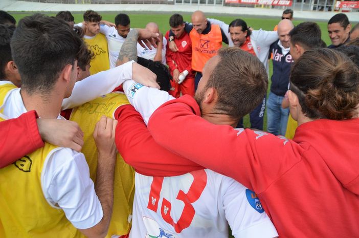 Tutti per uno, uno per tutti (Foto Ezio Macchi)