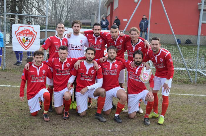 Il Città di Varese al Comune: «E' nostro diritto usare gli spogliatoi delle Bustecche. Come indicato da ministero e Regione»