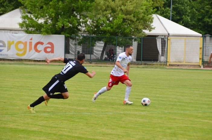 Disabato, destinazione Paradiso: il centrocampista varesino raggiunge Sannino e si accasa oltre confine Disabato, destinazione Paradiso: il centrocampista varesino raggiunge Sannino e si accasa oltre confine