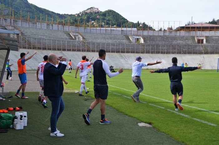C'è voglia di salvezza tra i biancorossi (foto Ezio macchi) C'è voglia di salvezza tra i biancorossi (foto Ezio macchi)