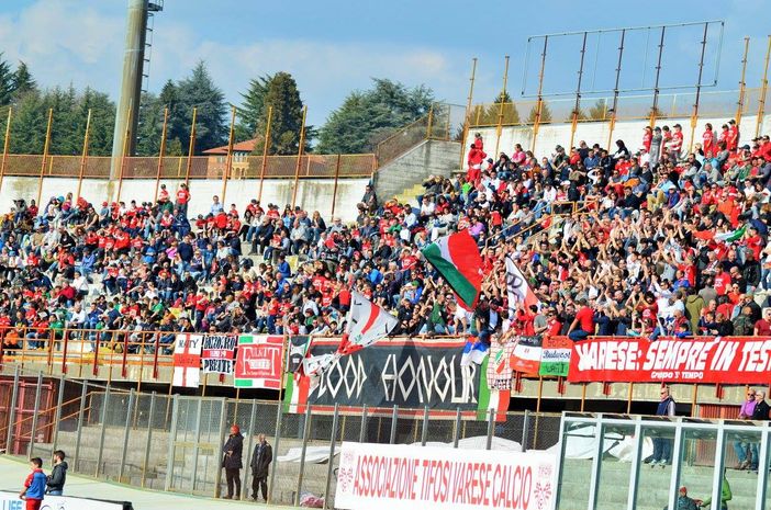 Domenica 20 marzo 2016: 5 mila tifosi sugli spalti del Franco Ossola per la promozione del Varese dall'Eccellenza alla serie D: quando li rivedremo? (fotoservizio Ezio Macchi) Domenica 20 marzo 2016: 5 mila tifosi sugli spalti del Franco Ossola per la promozione del Varese dall'Eccellenza alla serie D: quando li rivedremo? (fotoservizio Ezio Macchi)